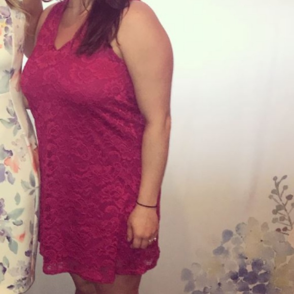 Wren Gigi Scallop Open Back Lace Shift Dress - Picture 5 of 5